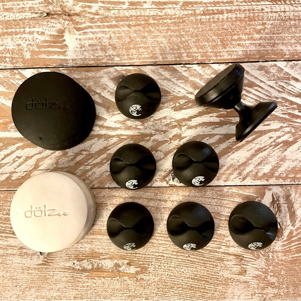 ⚫️DOTZ Cable Organizers / Wire Clips Management⚫️